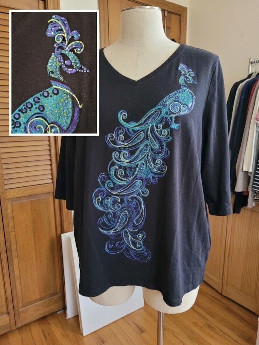 Catherines Petite Black V-Neck Peacock embellished  Graphic 1/2  Sleeve Top 2XWP